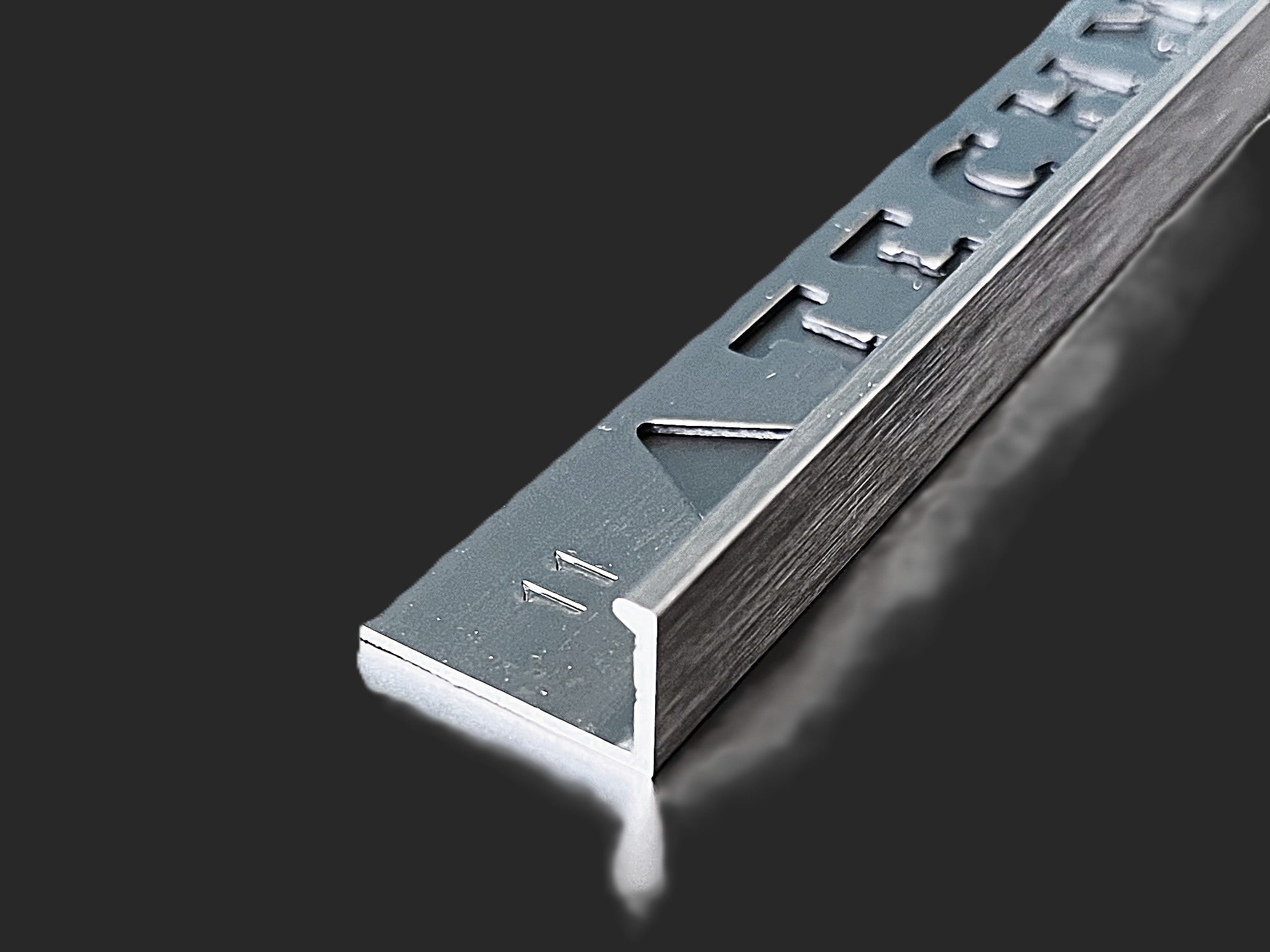 Brushed Techno Trim LA (2.5mtr)